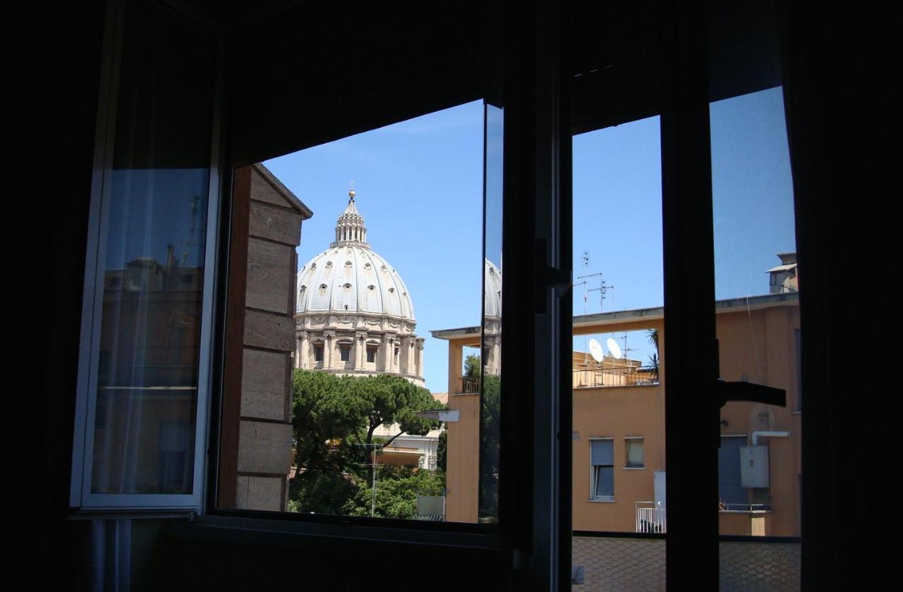 Vatican Balcony, Rome